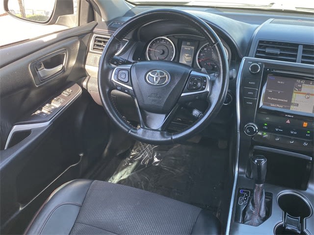 2016 Toyota Camry SE 8