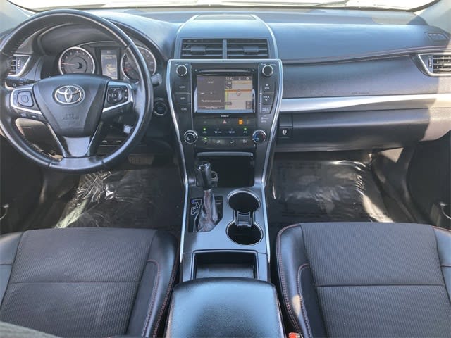 2016 Toyota Camry SE 2