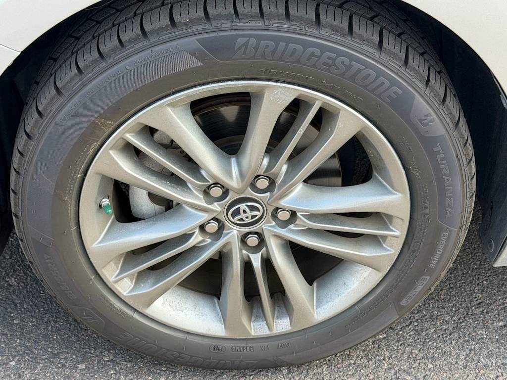 Thumbnail: 2017 Toyota Camry - 4