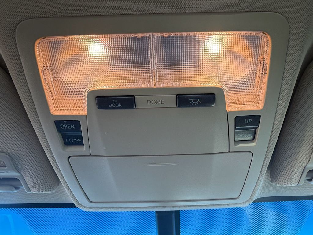 Thumbnail: 2013 Toyota Avalon - 13