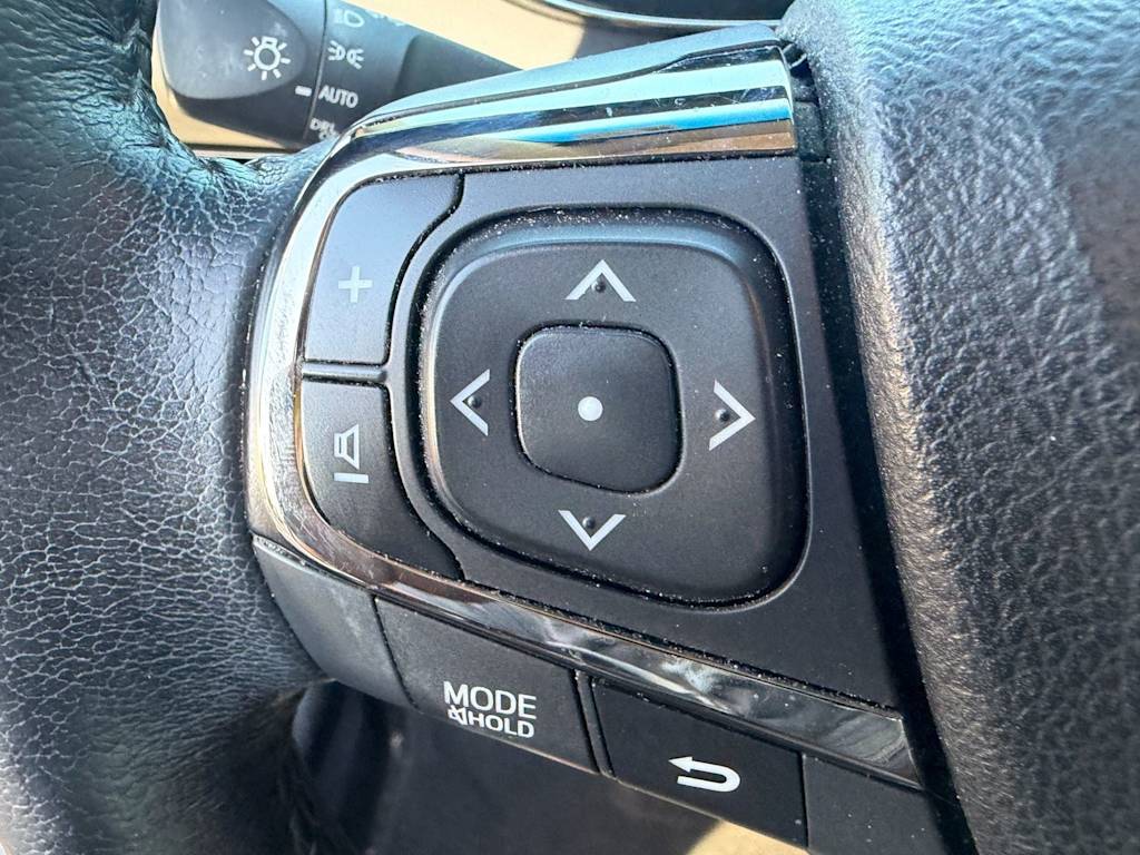 Thumbnail: 2013 Toyota Avalon - 10