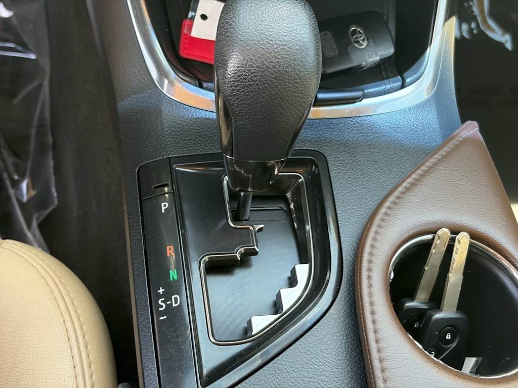 Thumbnail: 2013 Toyota Avalon - 13