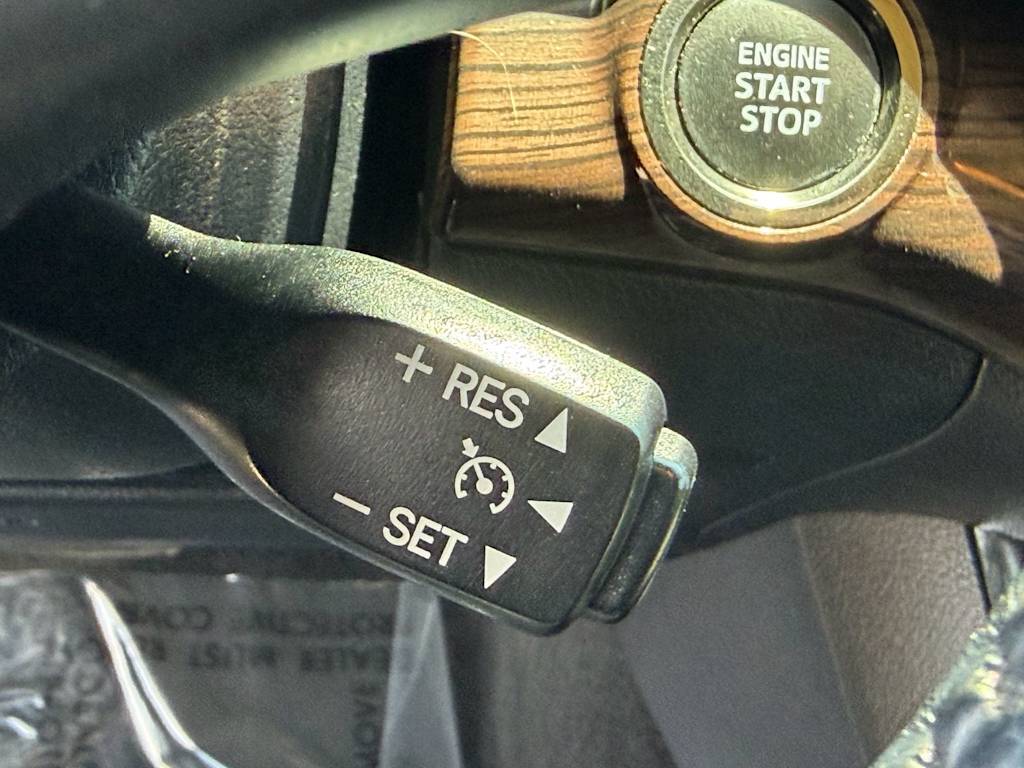 Thumbnail: 2013 Toyota Avalon - 23