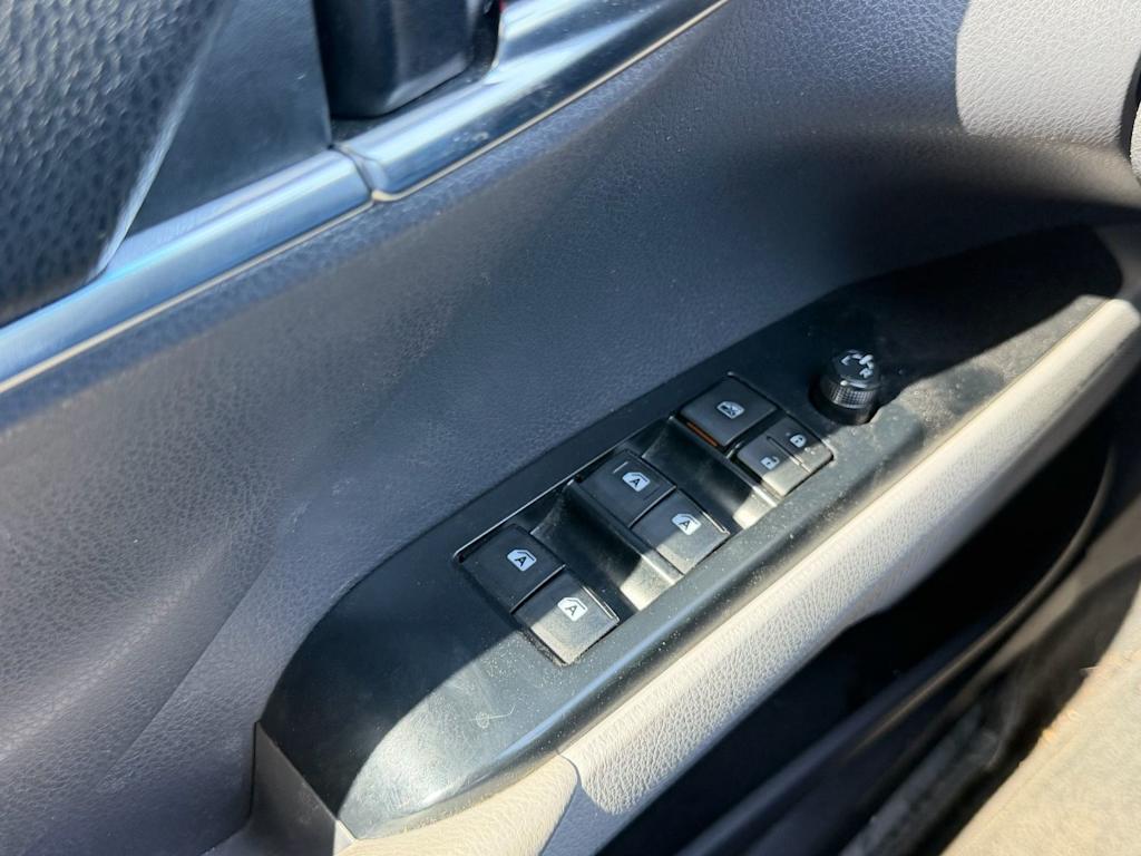 Thumbnail: 2020 Toyota Camry - 17