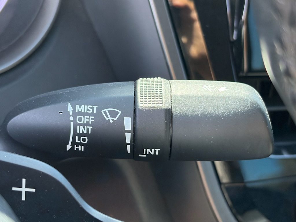 Thumbnail: 2021 Toyota Camry - 16