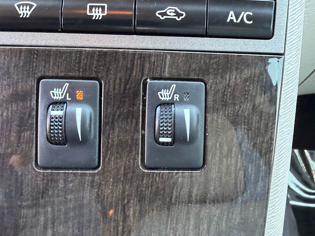 Thumbnail: 2013 Toyota Venza - 27