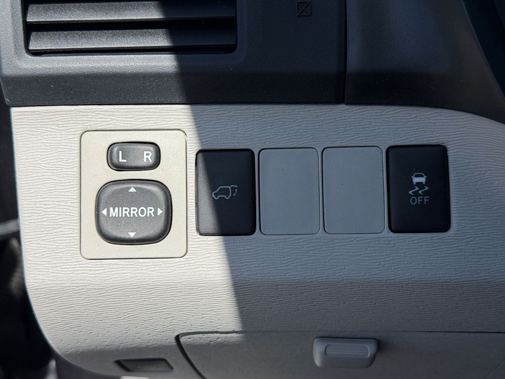 Thumbnail: 2013 Toyota Venza - 21
