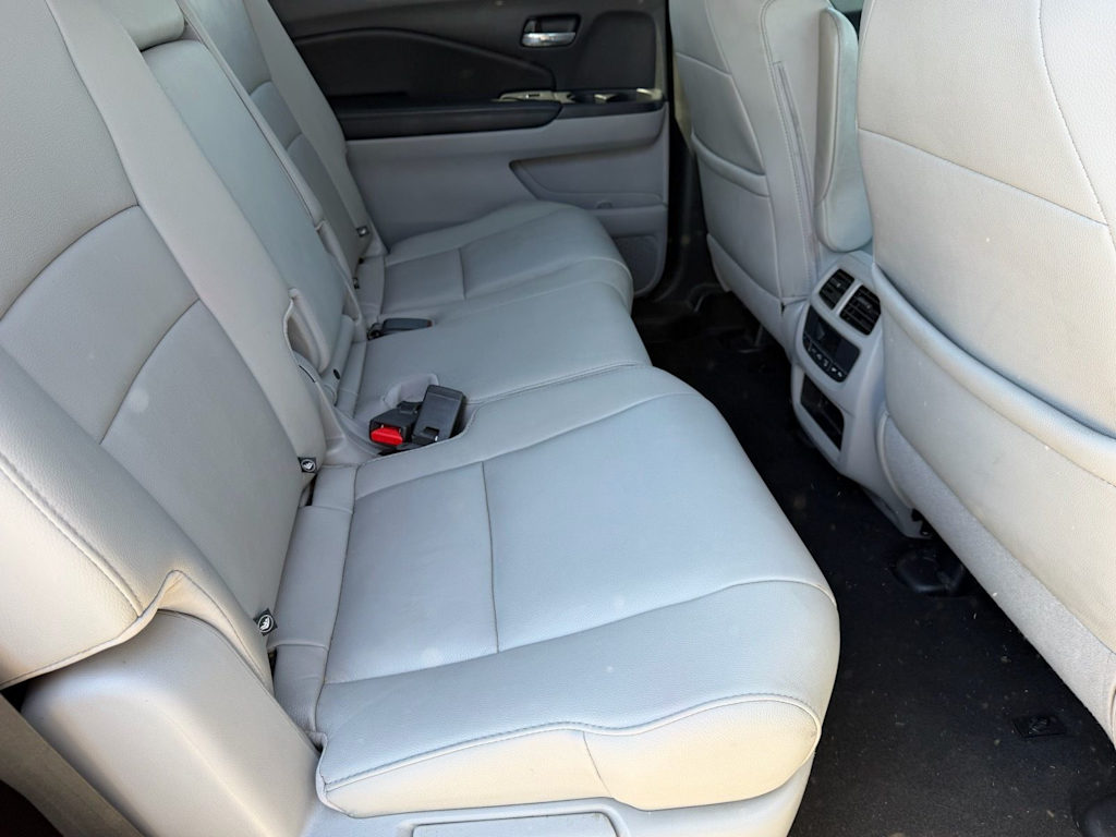 Thumbnail: 2018 Honda Pilot - 11