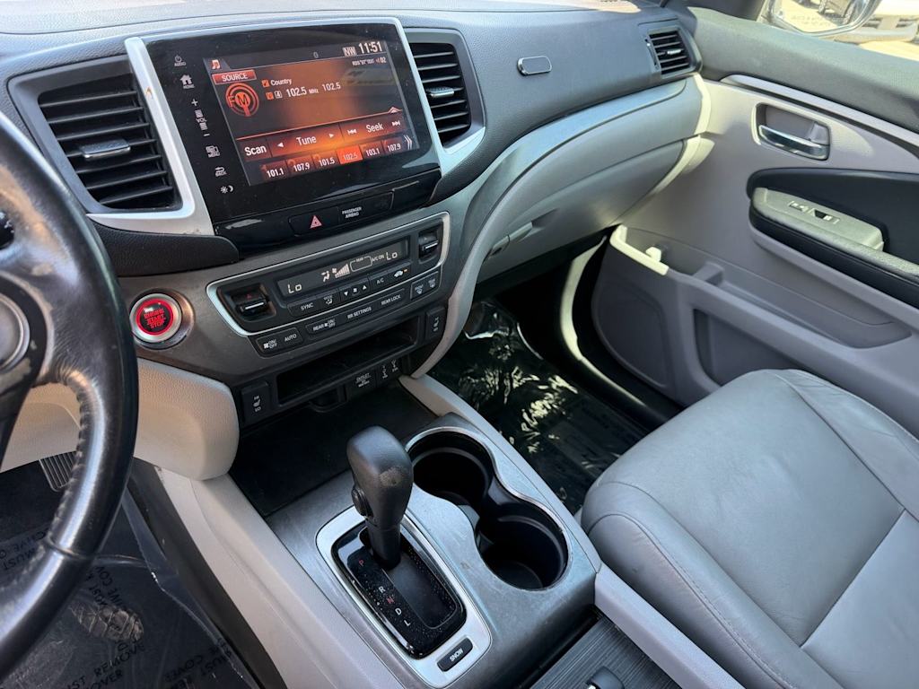 Thumbnail: 2018 Honda Pilot - 12
