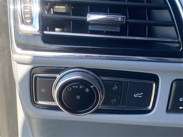 Thumbnail: 2018 Lincoln Navigator - 35