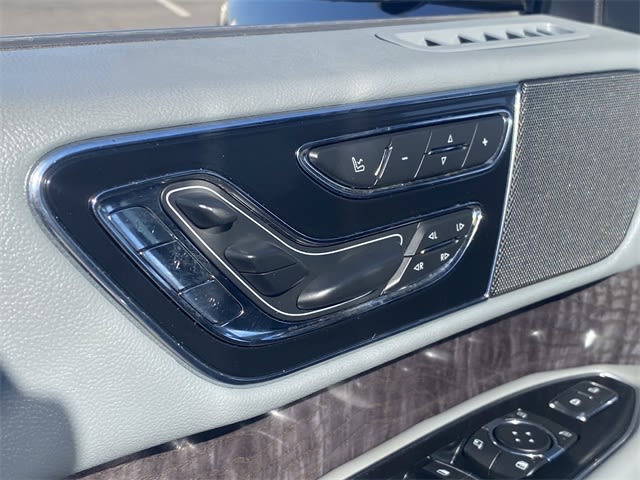 Thumbnail: 2018 Lincoln Navigator - 30