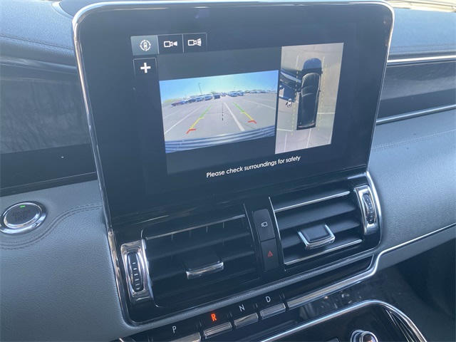 Thumbnail: 2018 Lincoln Navigator - 31