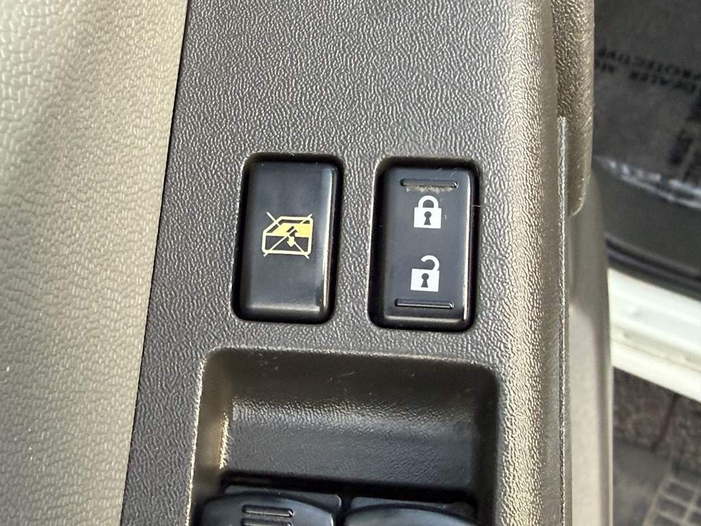 Thumbnail: 2013 Nissan Xterra - 22