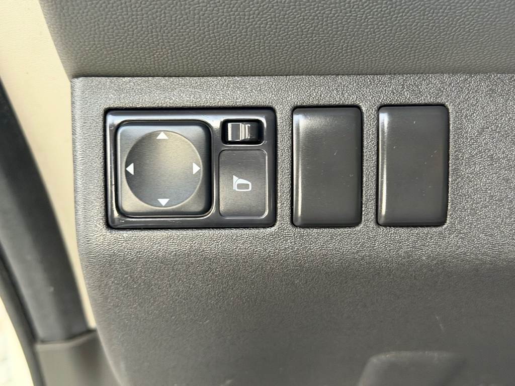 Thumbnail: 2013 Nissan Xterra - 24