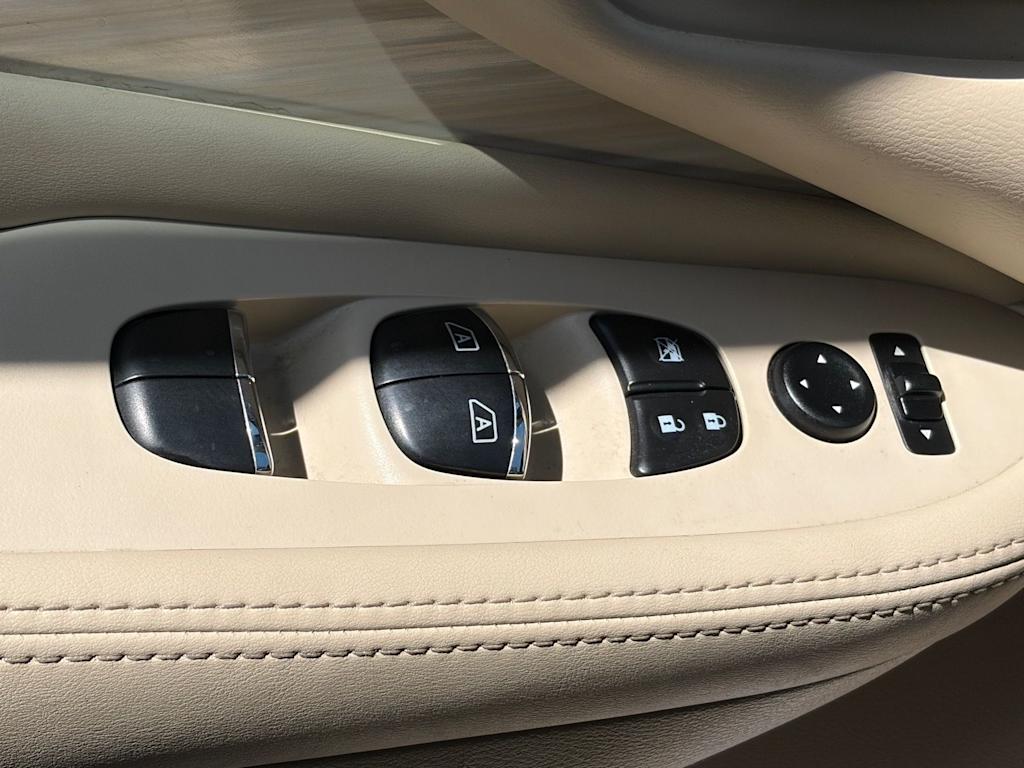 Thumbnail: 2017 Nissan Murano - 21