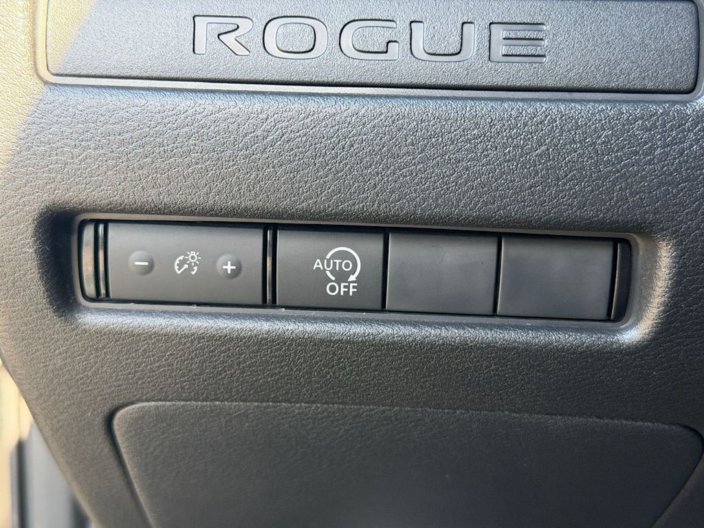 Thumbnail: 2023 Nissan Rogue - 22