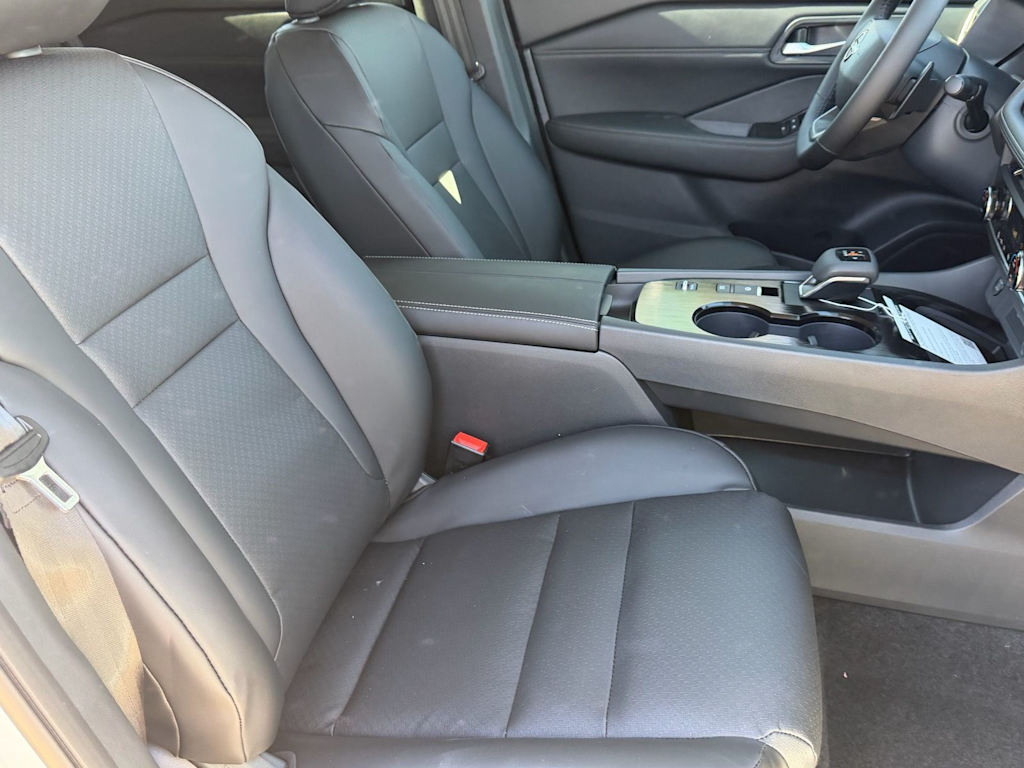 Thumbnail: 2026 Nissan Rogue - 9