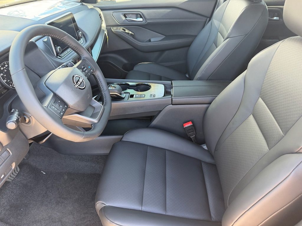 Thumbnail: 2026 Nissan Rogue - 10