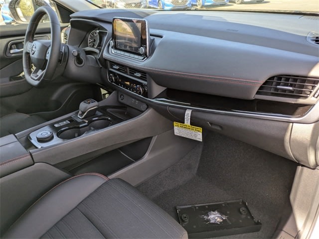 Thumbnail: 2025 Nissan Rogue - 2