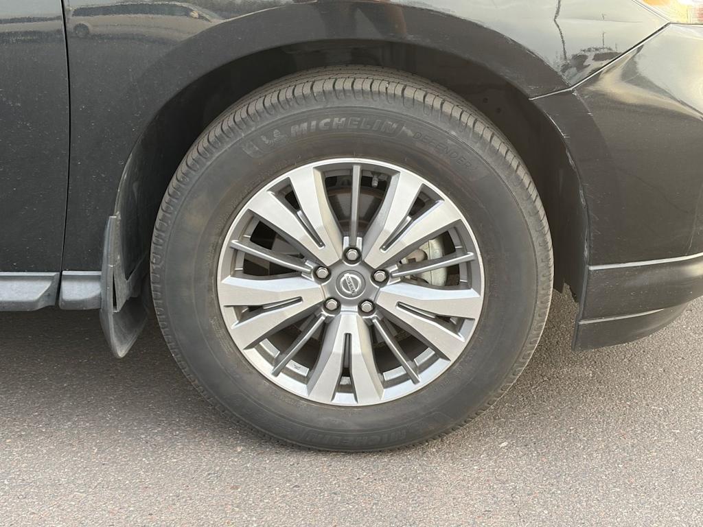 Thumbnail: 2020 Nissan Pathfinder - 3