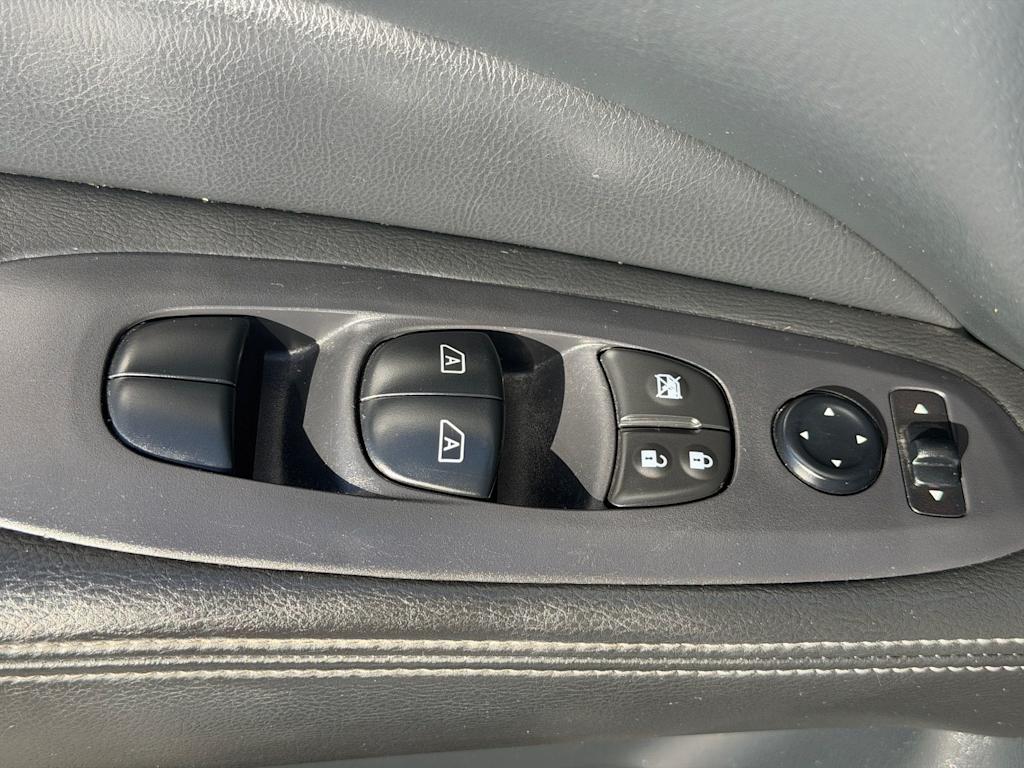 Thumbnail: 2020 Nissan Pathfinder - 18