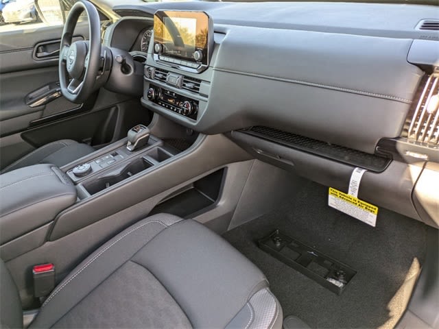 Thumbnail: 2025 Nissan Pathfinder - 8