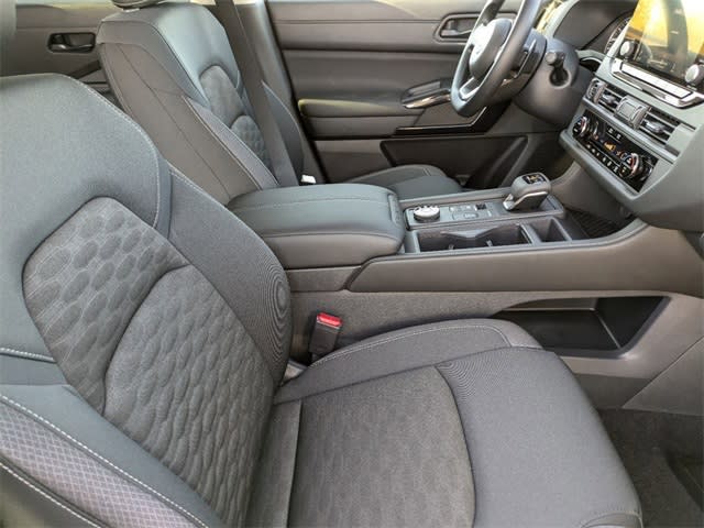 Thumbnail: 2025 Nissan Pathfinder - 10