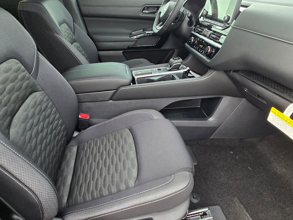 Thumbnail: 2025 Nissan Pathfinder - 18