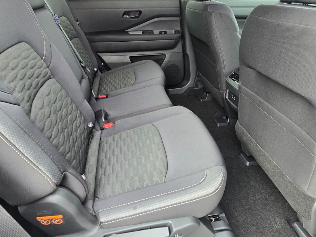 Thumbnail: 2025 Nissan Pathfinder - 11