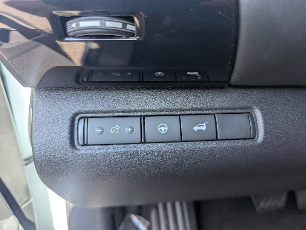 Thumbnail: 2025 Nissan Pathfinder - 25