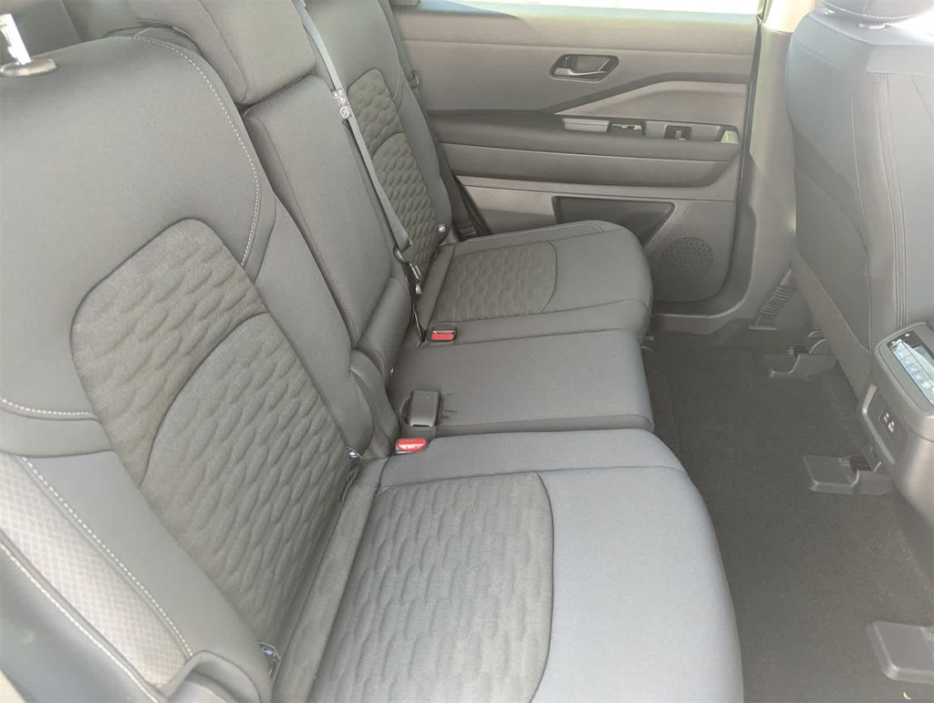 Thumbnail: 2025 Nissan Pathfinder - 10