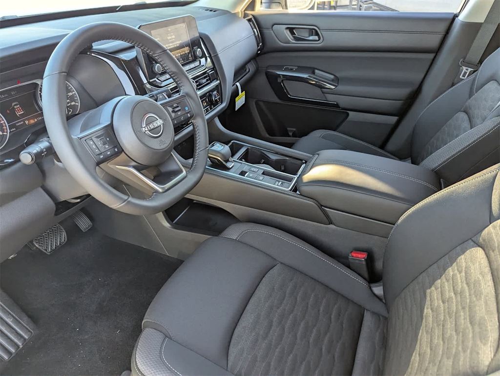 Thumbnail: 2025 Nissan Pathfinder - 8