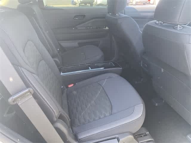 Thumbnail: 2025 Nissan Pathfinder - 10