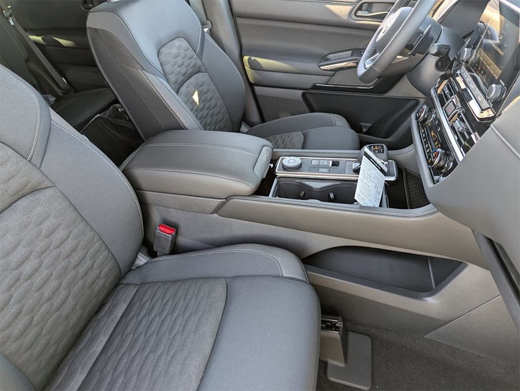 Thumbnail: 2025 Nissan Pathfinder - 8