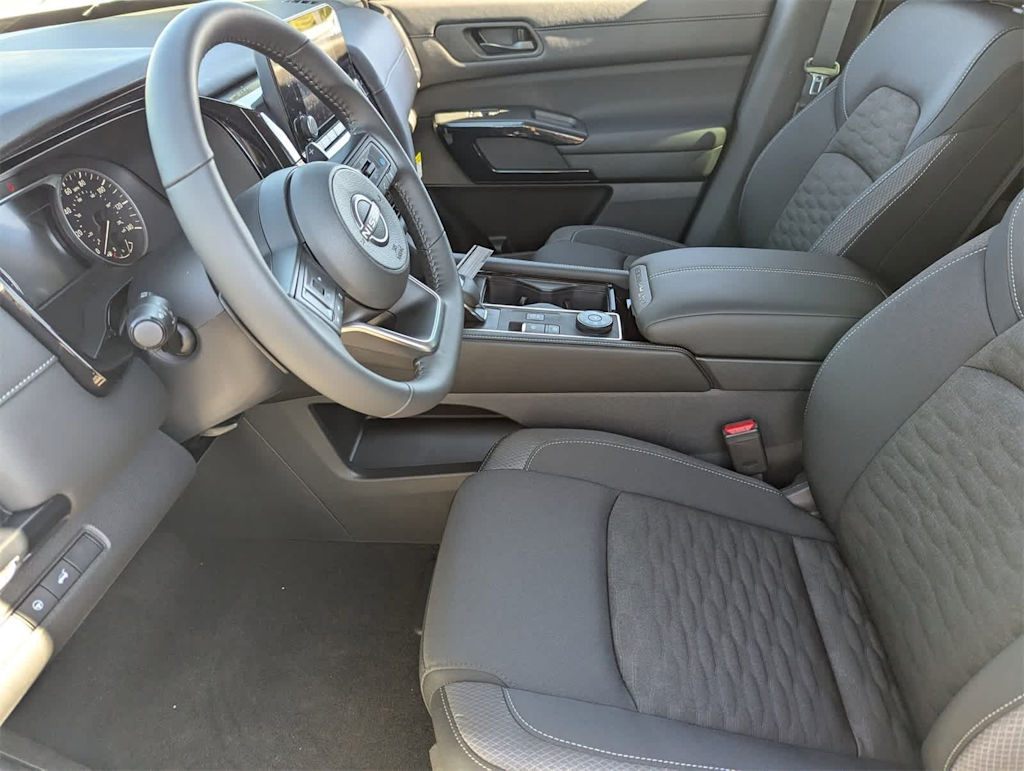 Thumbnail: 2025 Nissan Pathfinder - 21