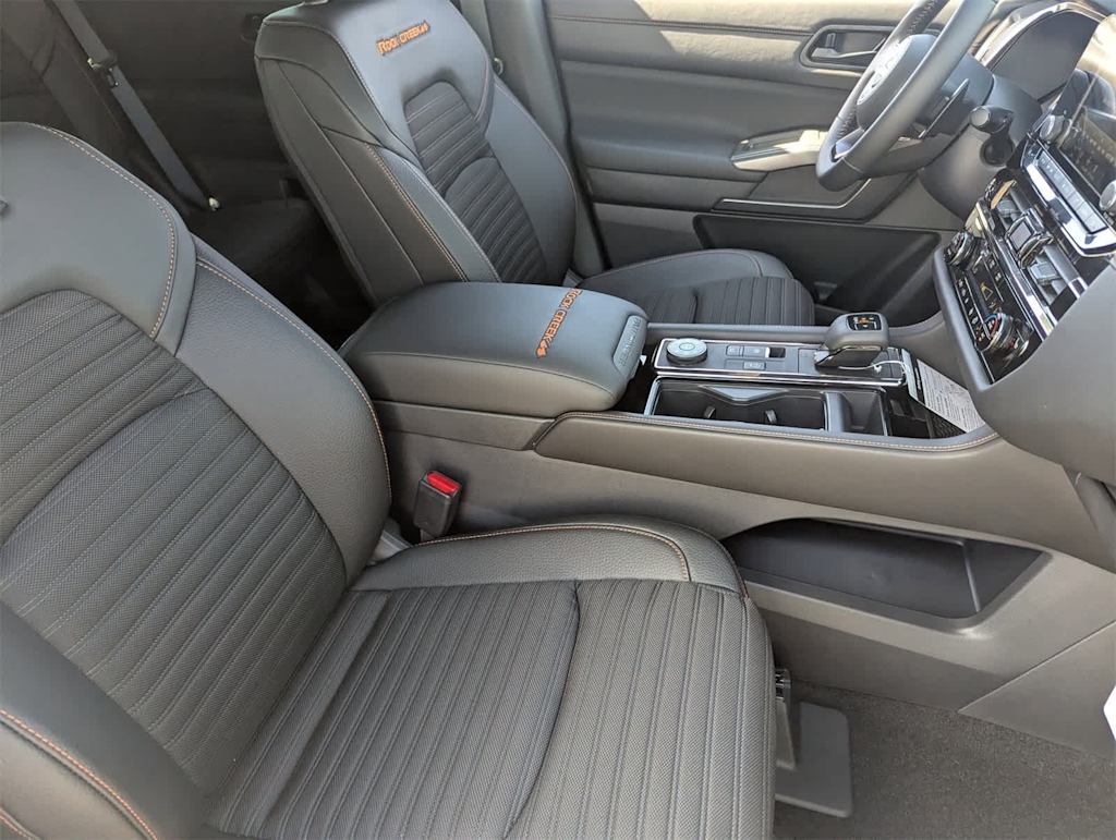 Thumbnail: 2025 Nissan Pathfinder - 10