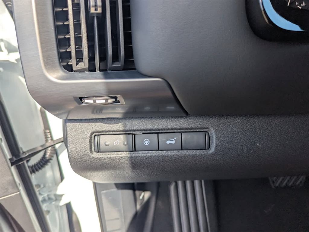 Thumbnail: 2025 Nissan Pathfinder - 27