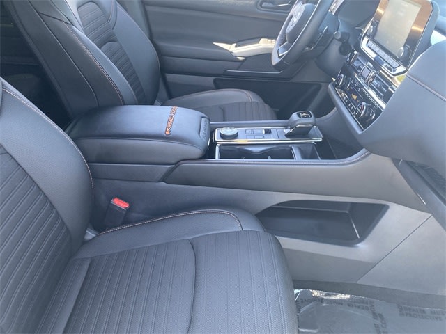 2025 Nissan Pathfinder Rock Creek 10