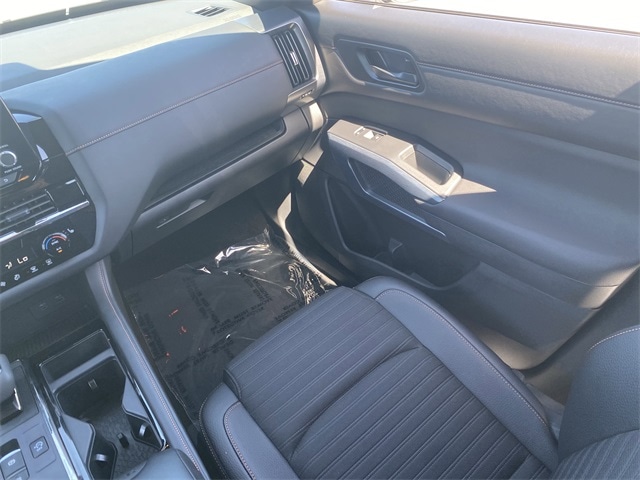 2025 Nissan Pathfinder Rock Creek 13