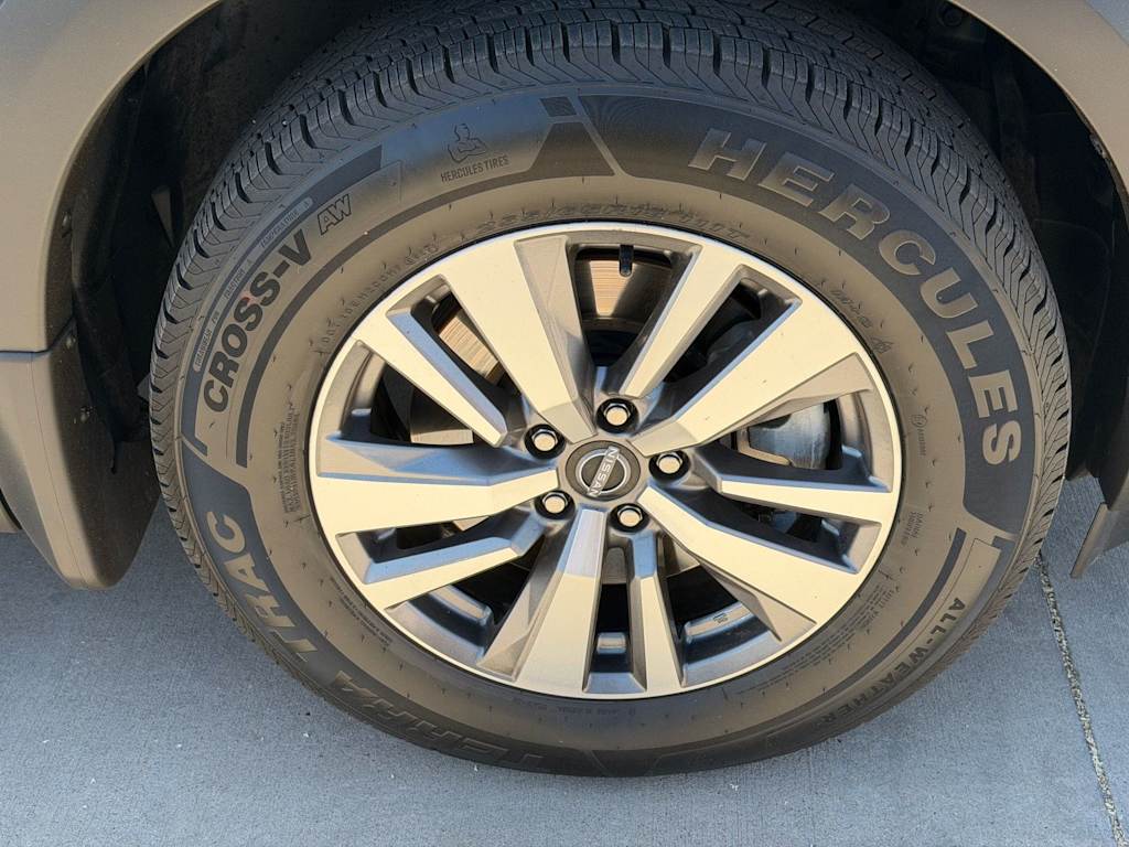 Thumbnail: 2022 Nissan Pathfinder - 6