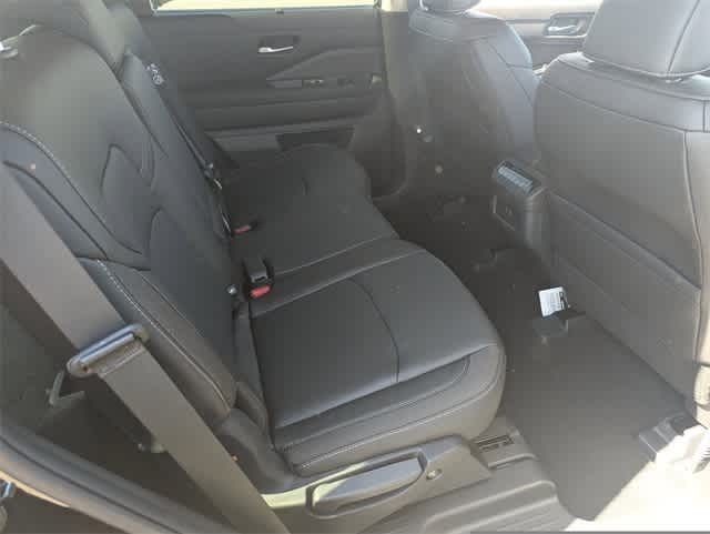 Thumbnail: 2025 Nissan Pathfinder - 10