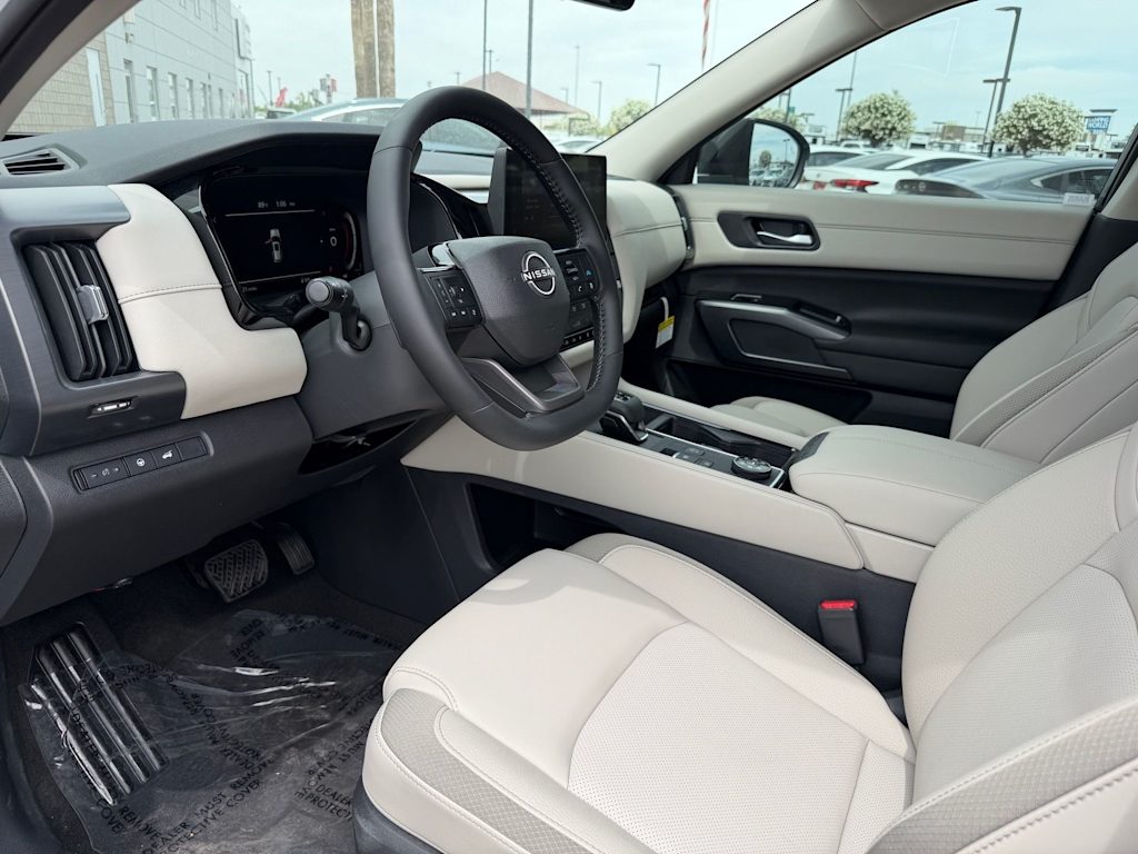 Thumbnail: 2026 Nissan Pathfinder - 2