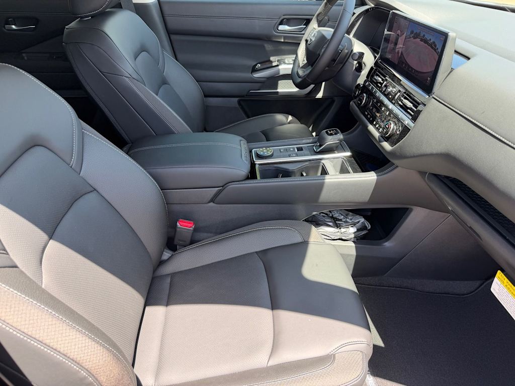 Thumbnail: 2026 Nissan Pathfinder - 10