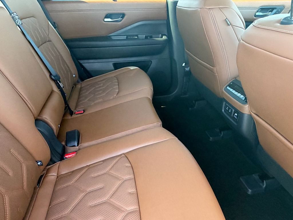 Thumbnail: 2026 Nissan Pathfinder - 9