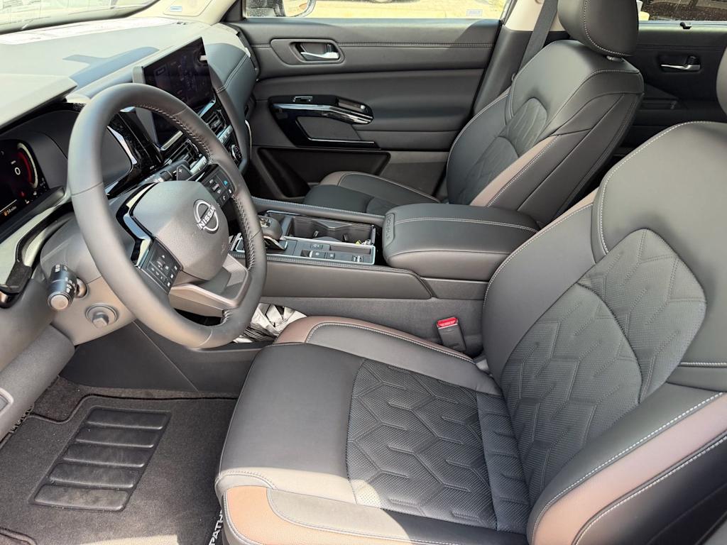Thumbnail: 2026 Nissan Pathfinder - 8
