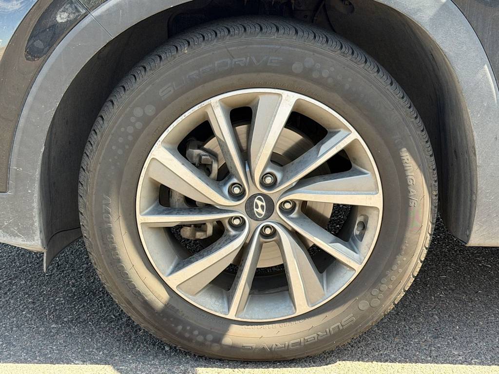 Thumbnail: 2019 Hyundai Santa Fe - 4