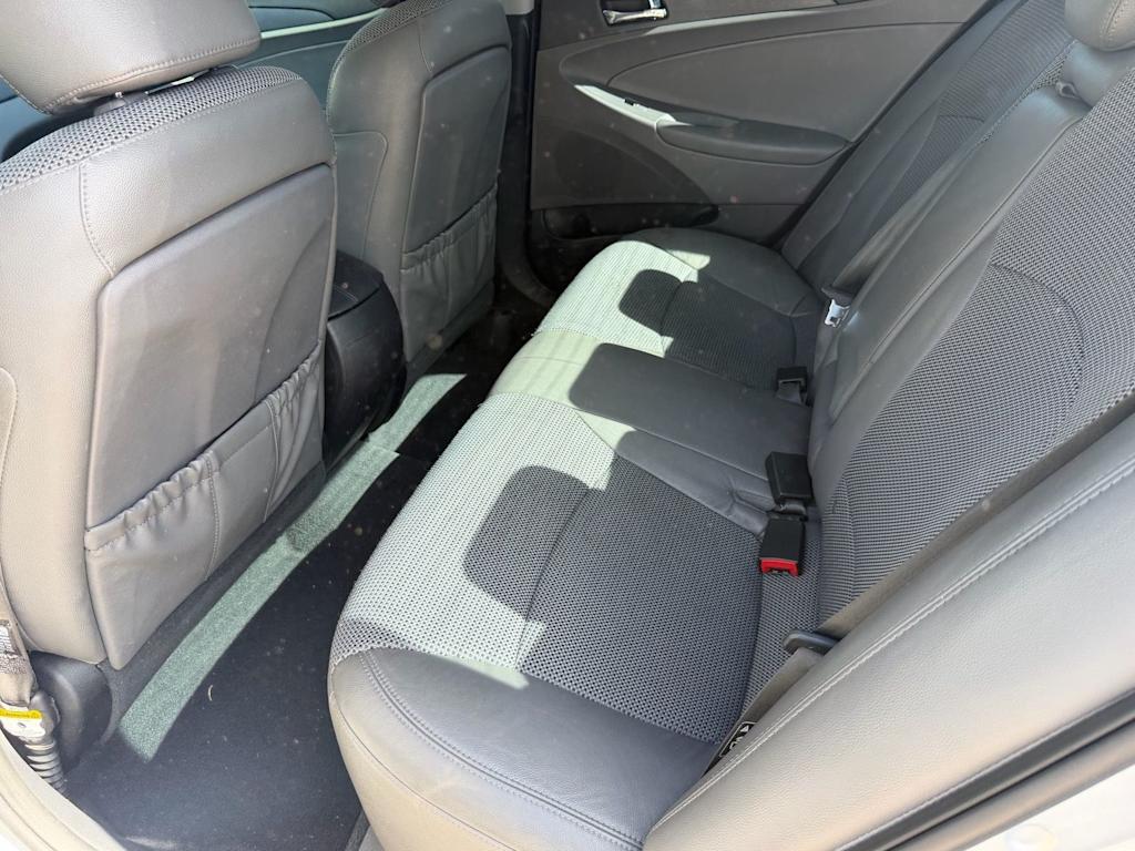 Thumbnail: 2011 Hyundai Sonata - 21