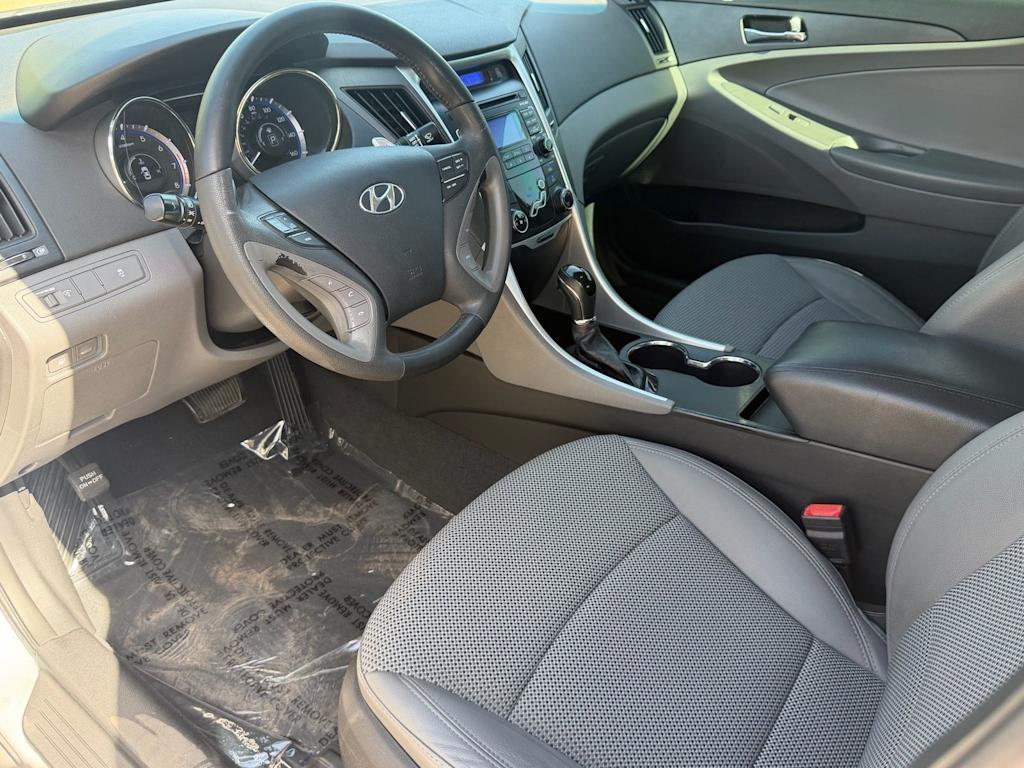 Thumbnail: 2011 Hyundai Sonata - 2