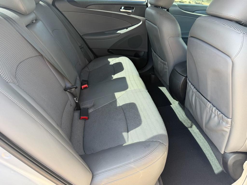 Thumbnail: 2011 Hyundai Sonata - 10