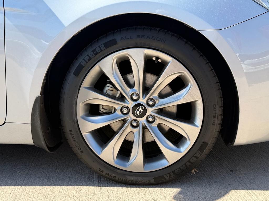 Thumbnail: 2011 Hyundai Sonata - 6